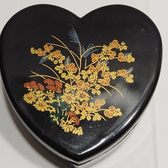 Vintage Nesting Boxes Heart Shaped Mushrooms Floral - Picture 2 of 9